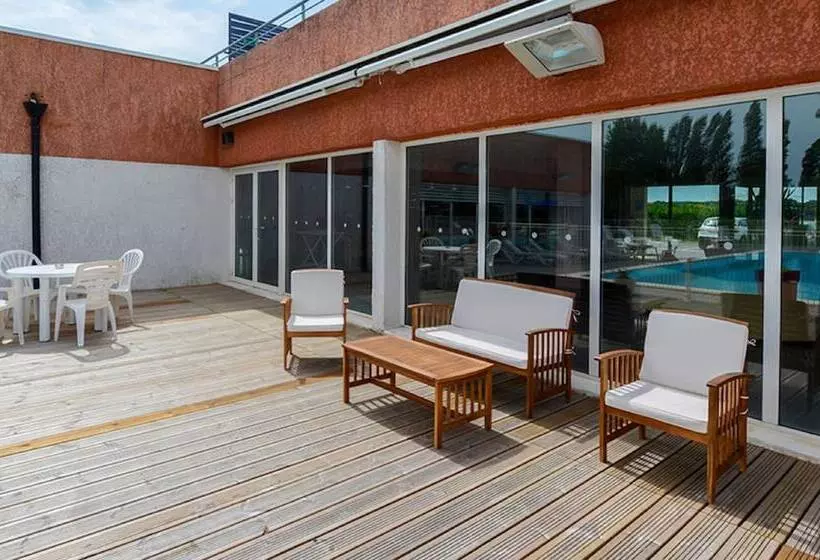 Отель Vacanceole Domaine Du Green