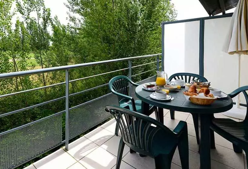 Отель Vacanceole Domaine Du Green