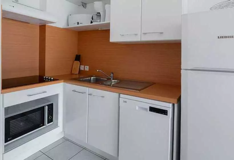 Отель Vacanceole Domaine Du Green