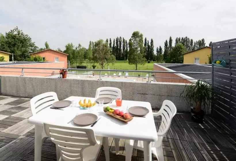 Отель Vacanceole Domaine Du Green