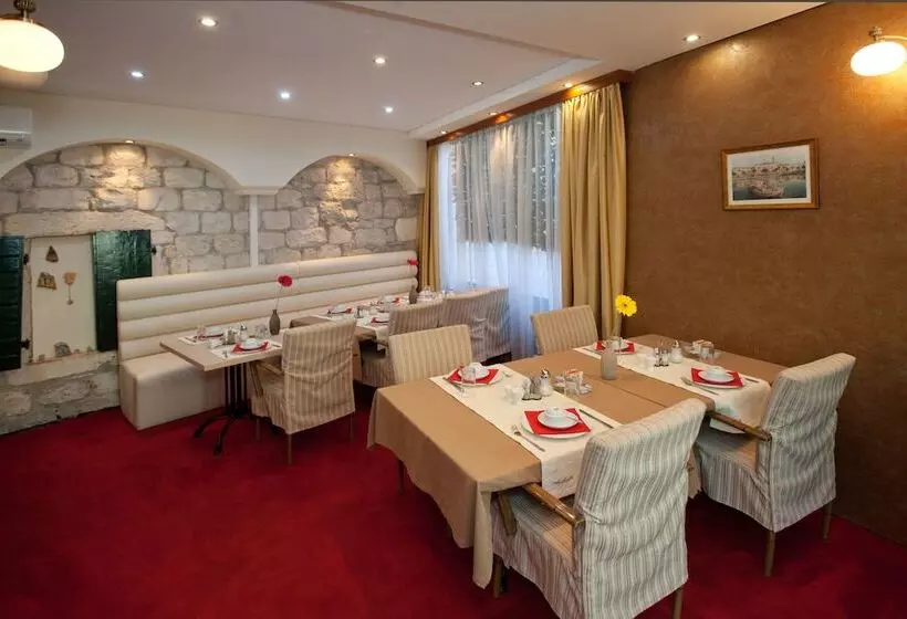 هتل Authentic Luxury Rooms