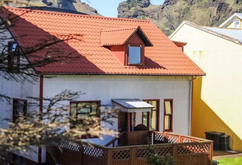 هتل Lava Guesthouse