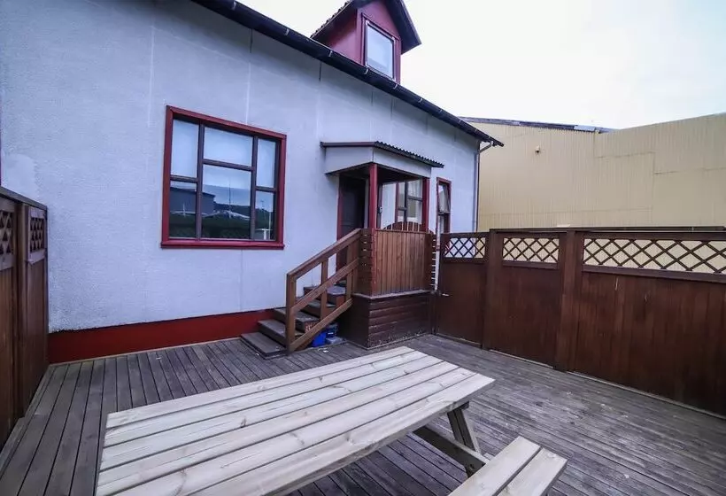 هتل Lava Guesthouse