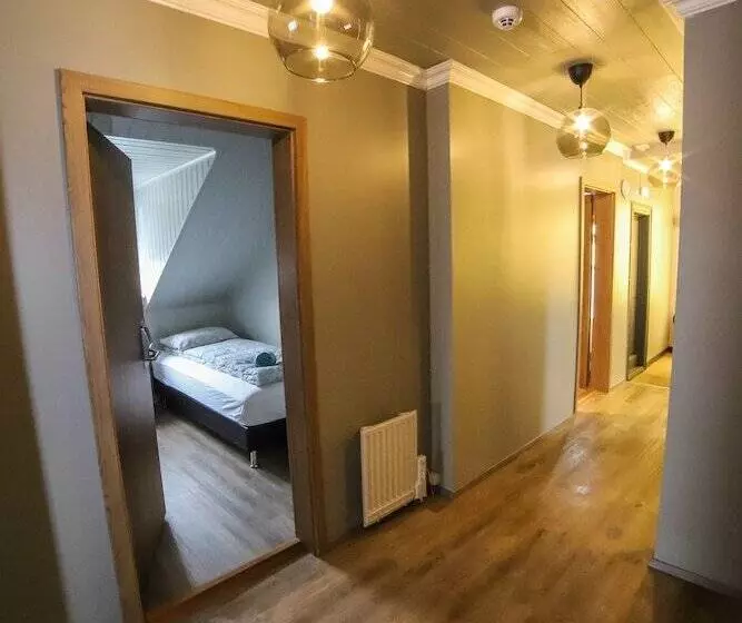 هتل Lava Guesthouse