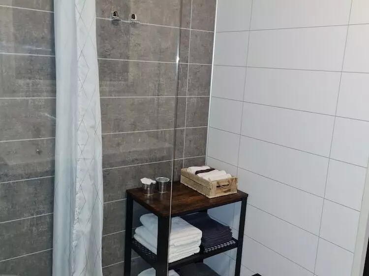 هتل Lava Guesthouse