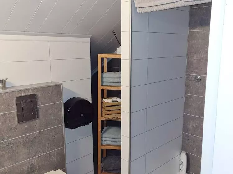 هتل Lava Guesthouse