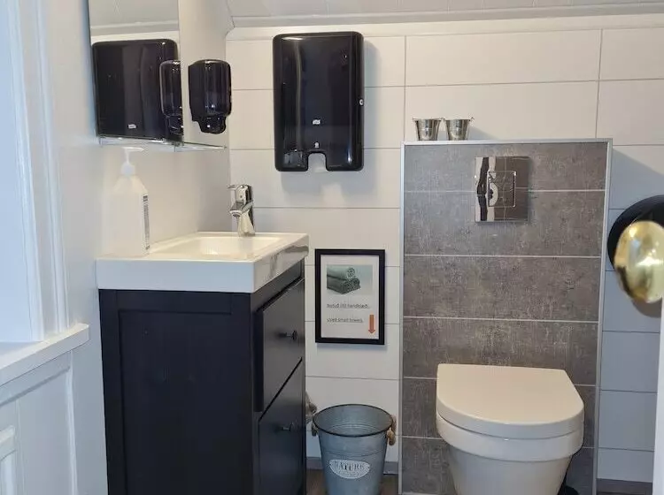 هتل Lava Guesthouse