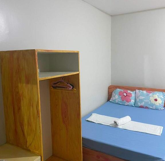 فندق Strong Tower Inn