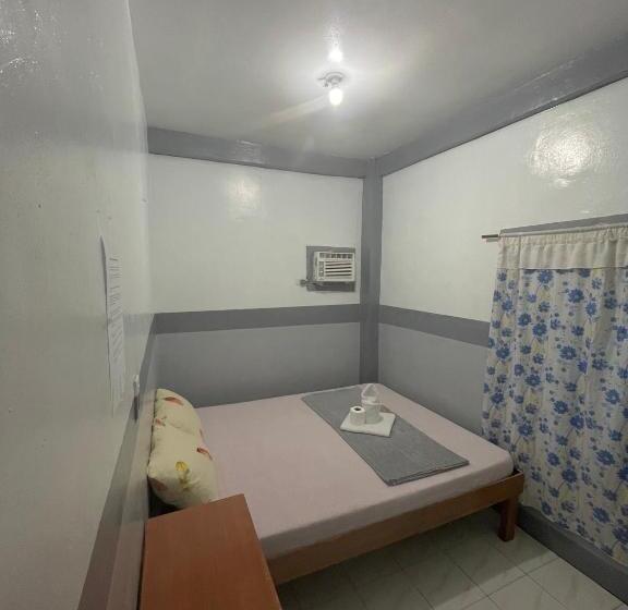 فندق Strong Tower Inn