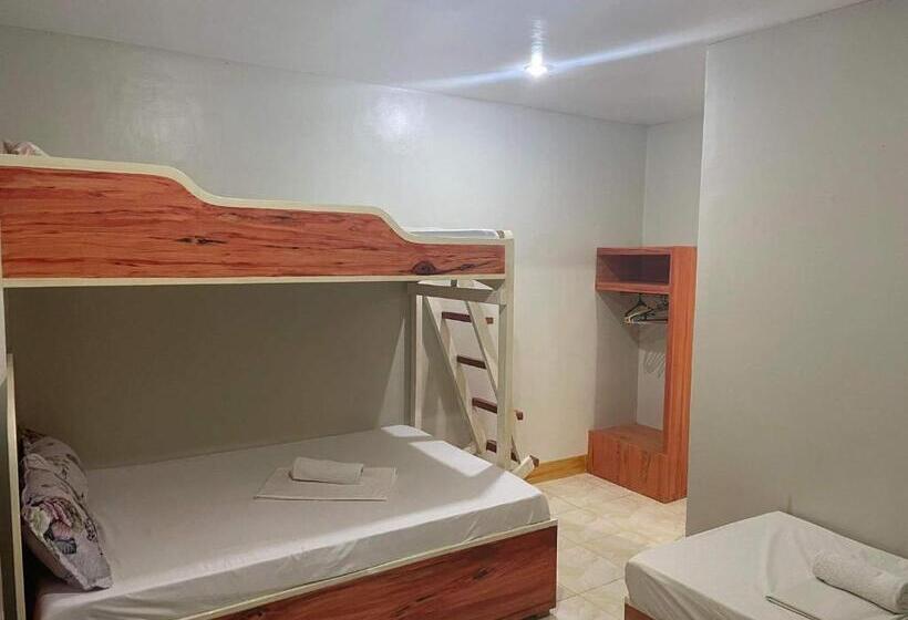 فندق Strong Tower Inn