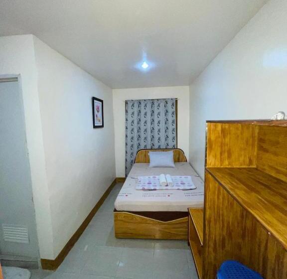 فندق Strong Tower Inn