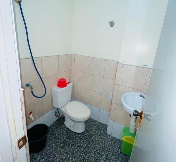 فندق Strong Tower Inn