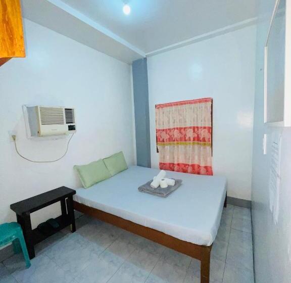 فندق Strong Tower Inn