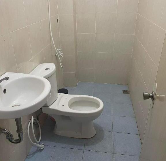 فندق Strong Tower Inn