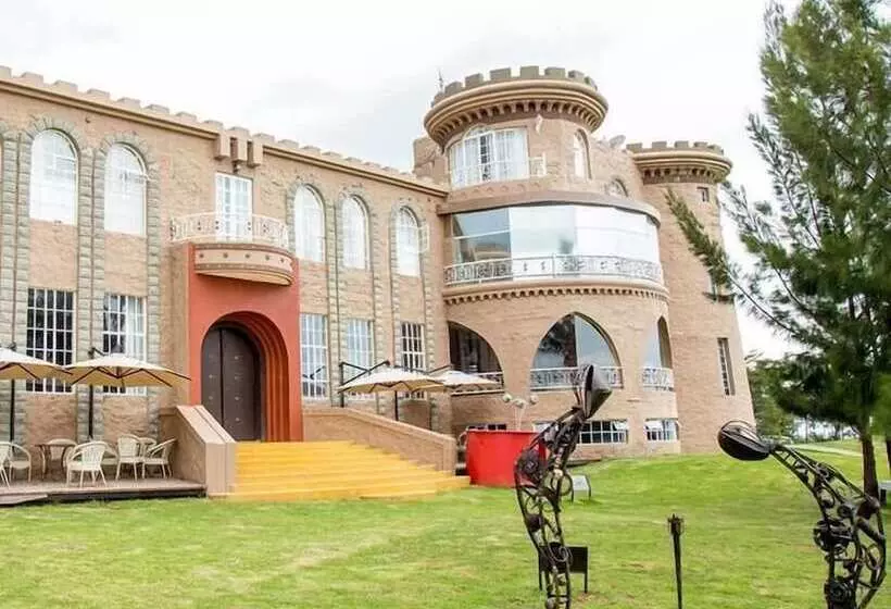 هتل Tafaria Castle