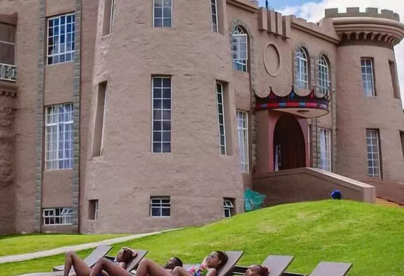 هتل Tafaria Castle