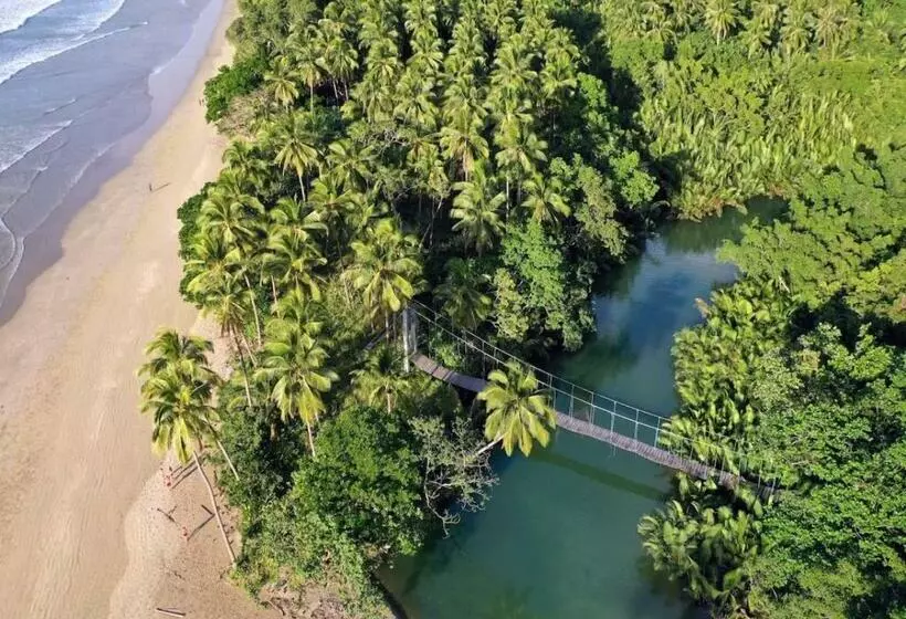 Hotelli Arkadia Beach Resort By Reddoorz