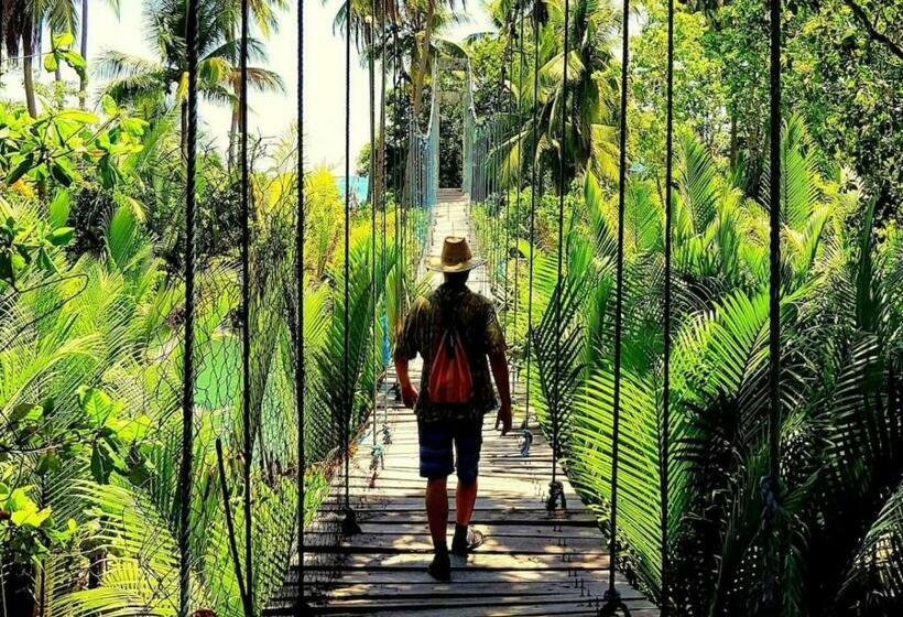 فندق Arkadia Beach Resort By Reddoorz