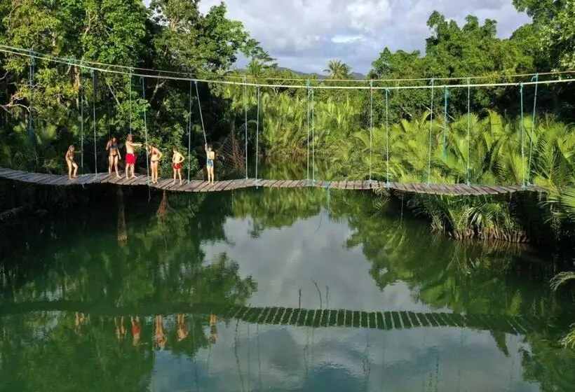 Hotelli Arkadia Beach Resort By Reddoorz