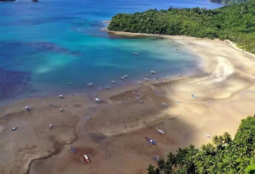 Hotelli Arkadia Beach Resort By Reddoorz