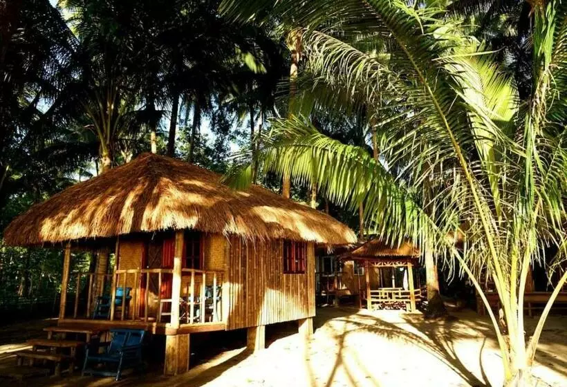 Hotelli Arkadia Beach Resort By Reddoorz