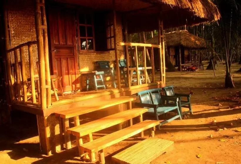 Hotelli Arkadia Beach Resort By Reddoorz