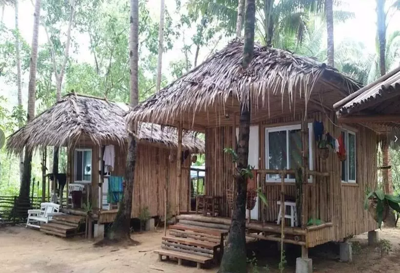 Hotelli Arkadia Beach Resort By Reddoorz