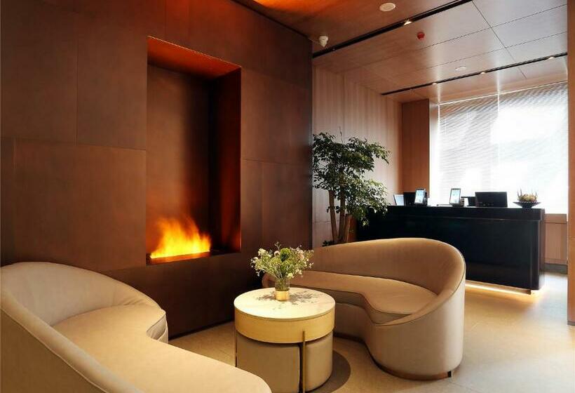 Отель Bolly Wood  Beijing Wangfujing Branch