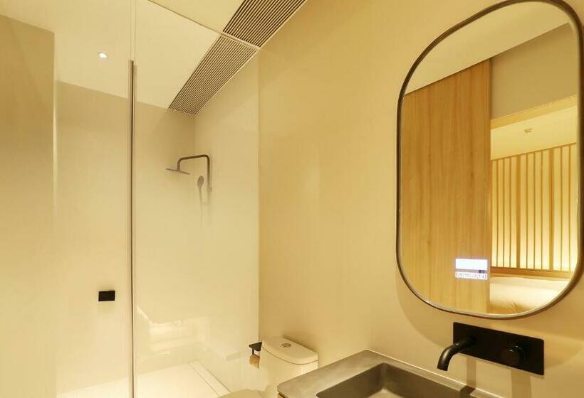 Отель Bolly Wood  Beijing Wangfujing Branch