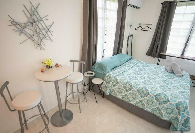 هتل Senderos 4 A Cozy Studio 4 Min From The Beach