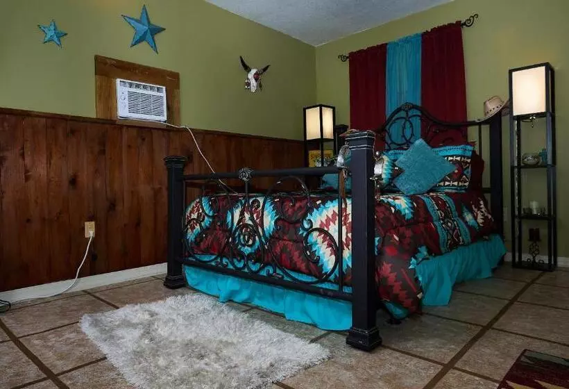 Majatalo Room In Bb   Pleasant Days Bb Tropical Master Suite