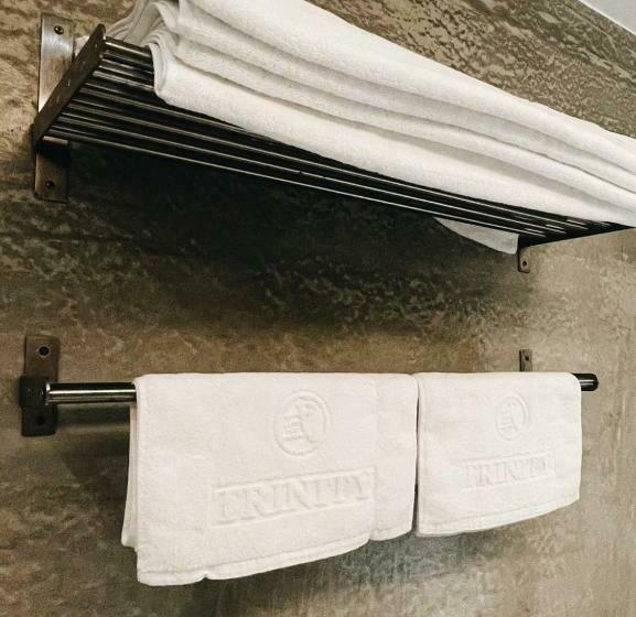 تختخواب و صبحانه 弎trinity