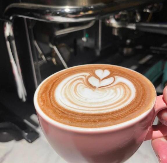 تختخواب و صبحانه 弎trinity