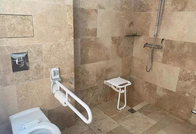 Domaine De La Nerthe  Hotel Provence Mediterranee