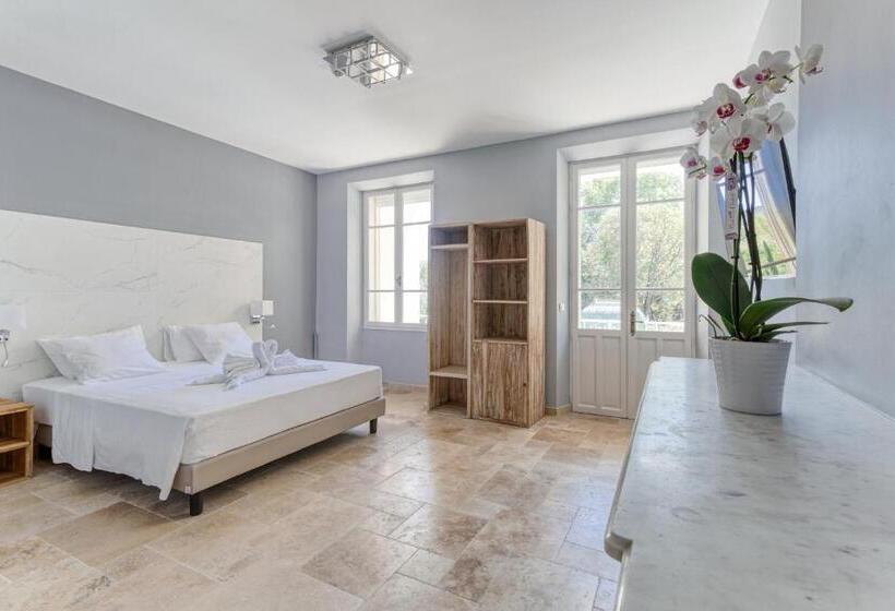 Domaine De La Nerthe Hotel Provence Mediterranee