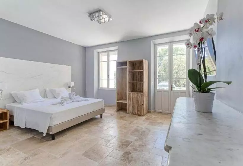 Domaine De La Nerthe  Hotel Provence Mediterranee