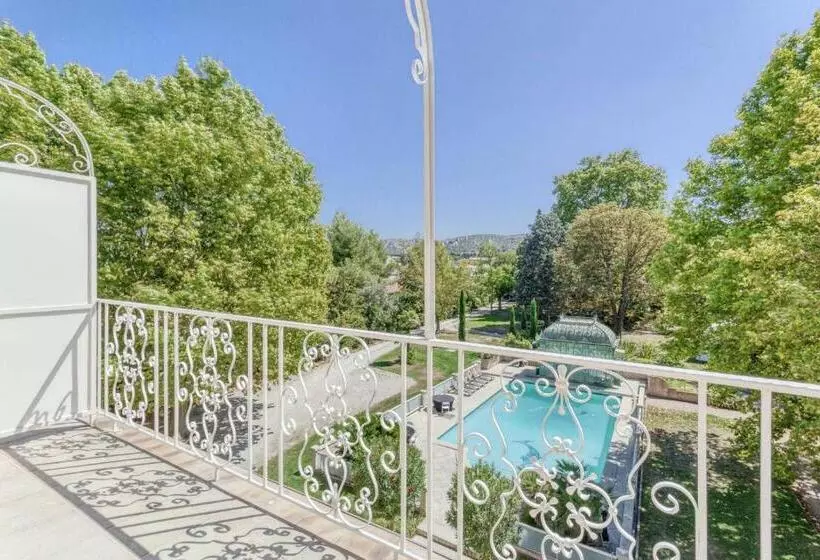 Domaine De La Nerthe  Hotel Provence Mediterranee