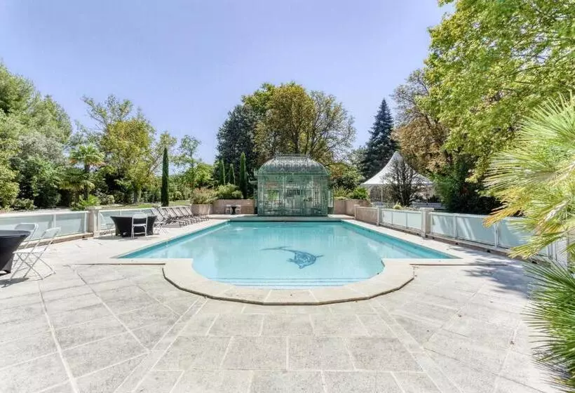 Domaine De La Nerthe  Hotel Provence Mediterranee