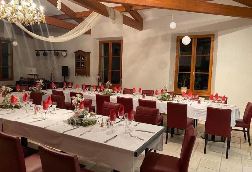 Domaine De La Nerthe Hotel Provence Mediterranee