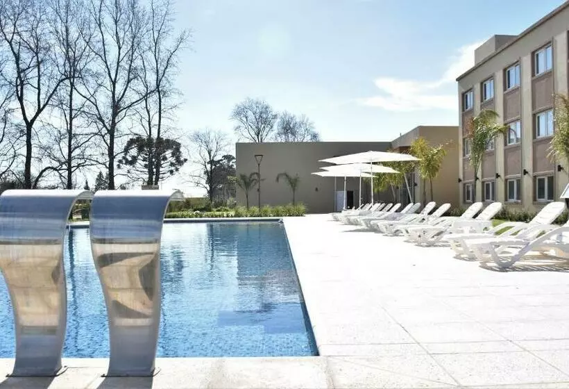 Hotelli Days Inn Zarate