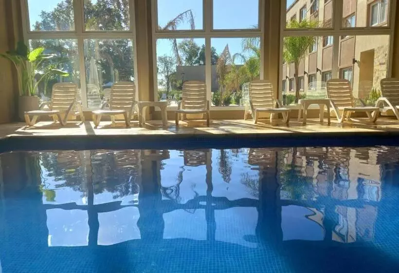 Hotelli Days Inn Zarate