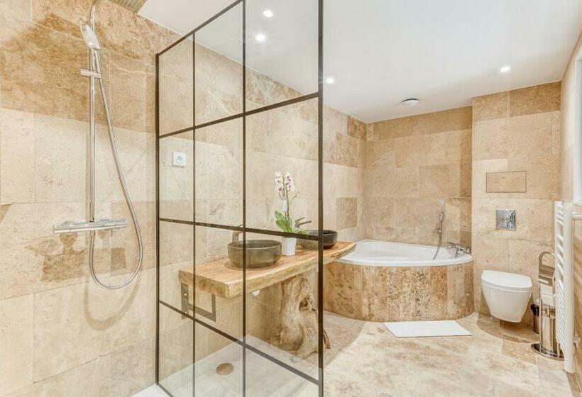 Domaine De La Nerthe Hotel Provence Mediterranee