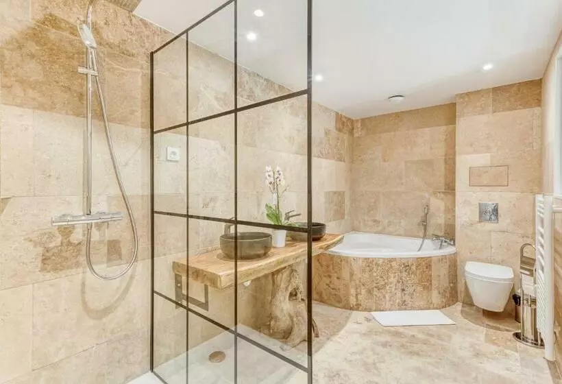 Domaine De La Nerthe  Hotel Provence Mediterranee