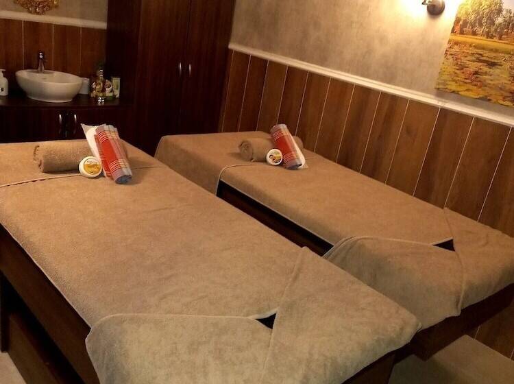 Golden Hi̇ll Hotel Downtown