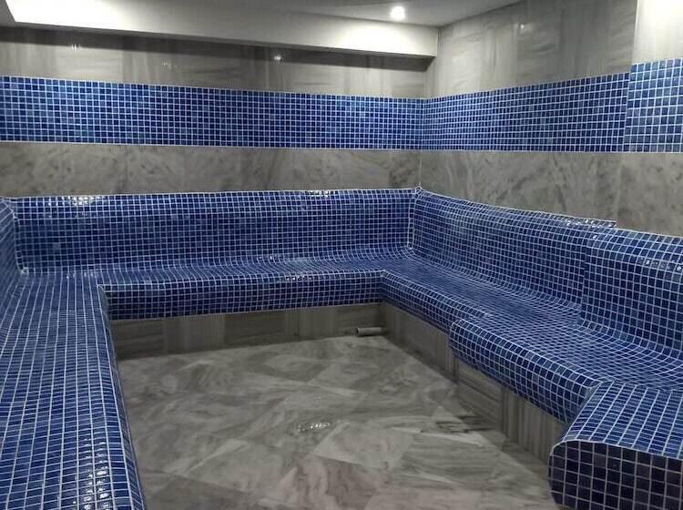 Golden Hi̇ll Hotel Downtown