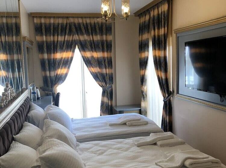 Golden Hi̇ll Hotel Downtown