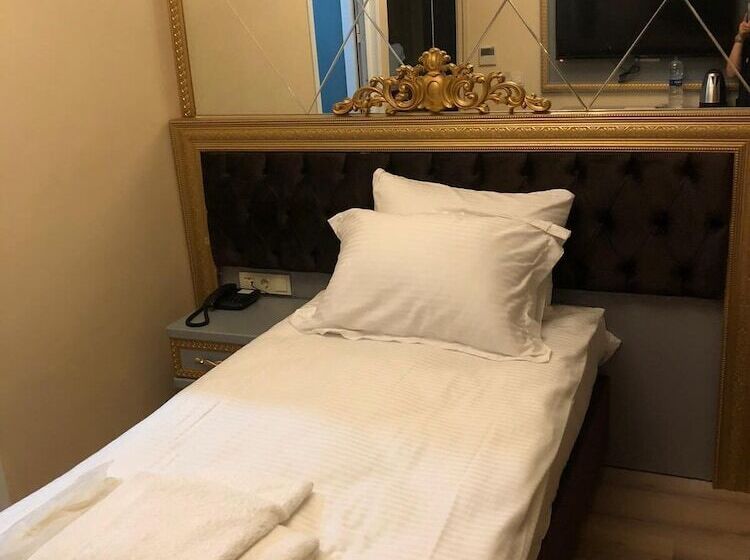 Golden Hi̇ll Hotel Downtown