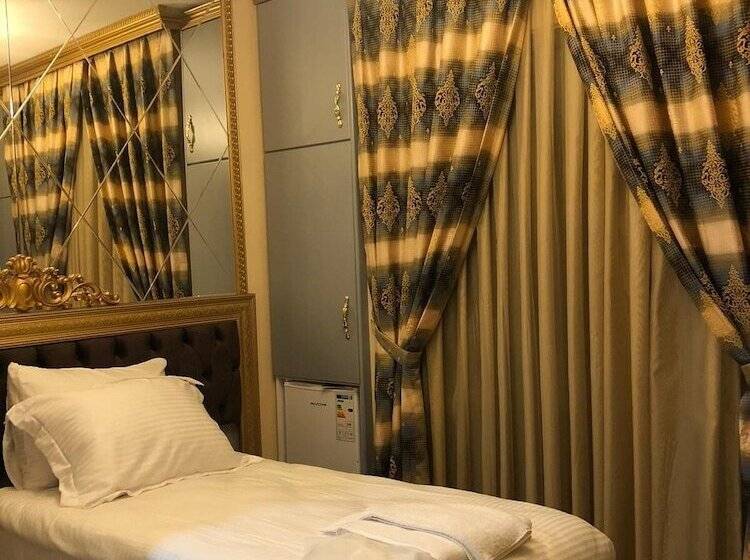 Golden Hi̇ll Hotel Downtown