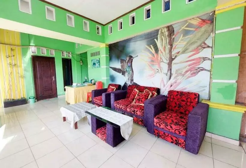 Hotelli Quattrick Dee Homestay Mitra Reddoorz