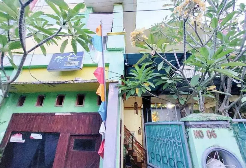 Hotelli Quattrick Dee Homestay Mitra Reddoorz